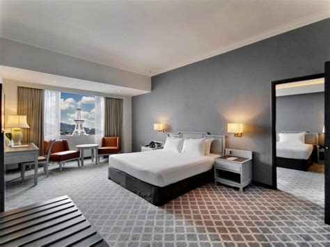 Suites & Deluxe Suites .